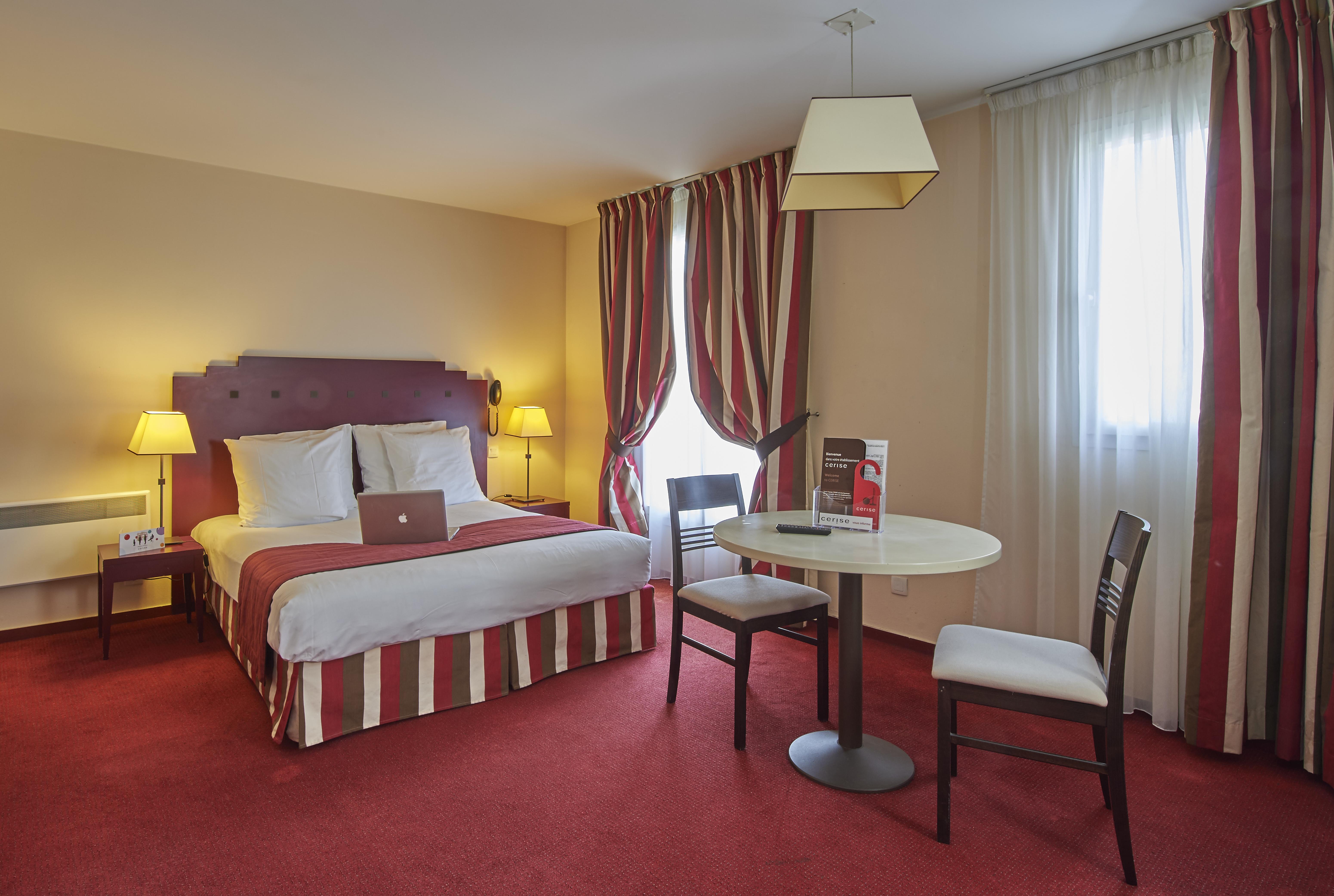Hotel Cerise Chatou Ngoại thất bức ảnh