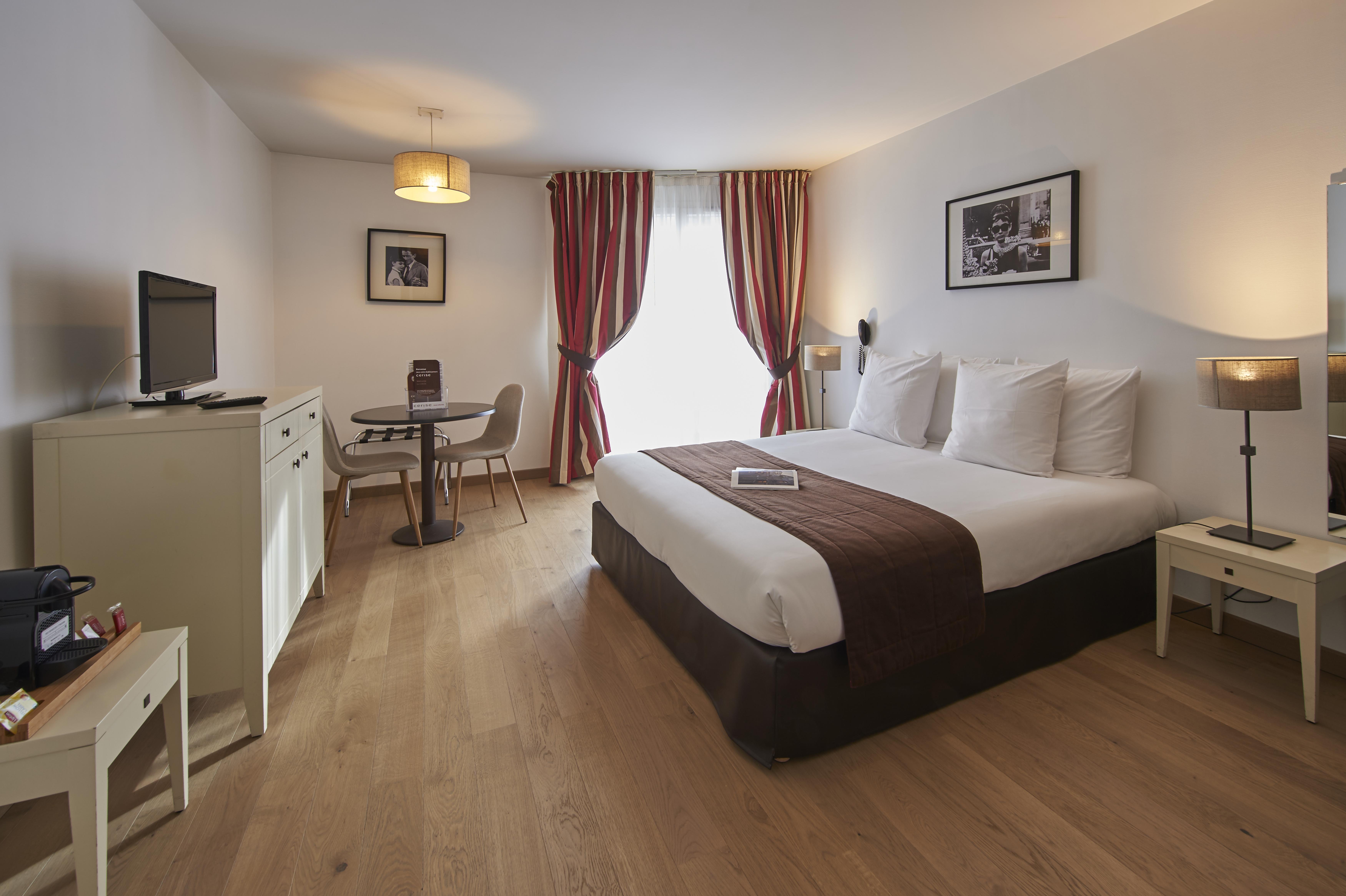 Hotel Cerise Chatou Ngoại thất bức ảnh