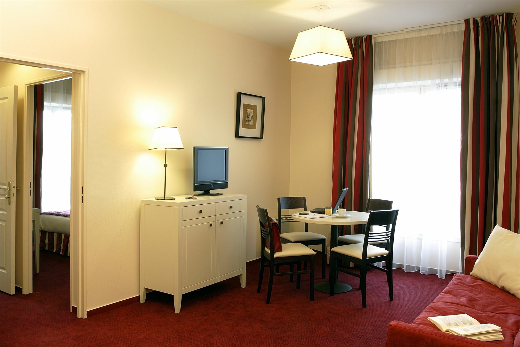 Hotel Cerise Chatou Ngoại thất bức ảnh
