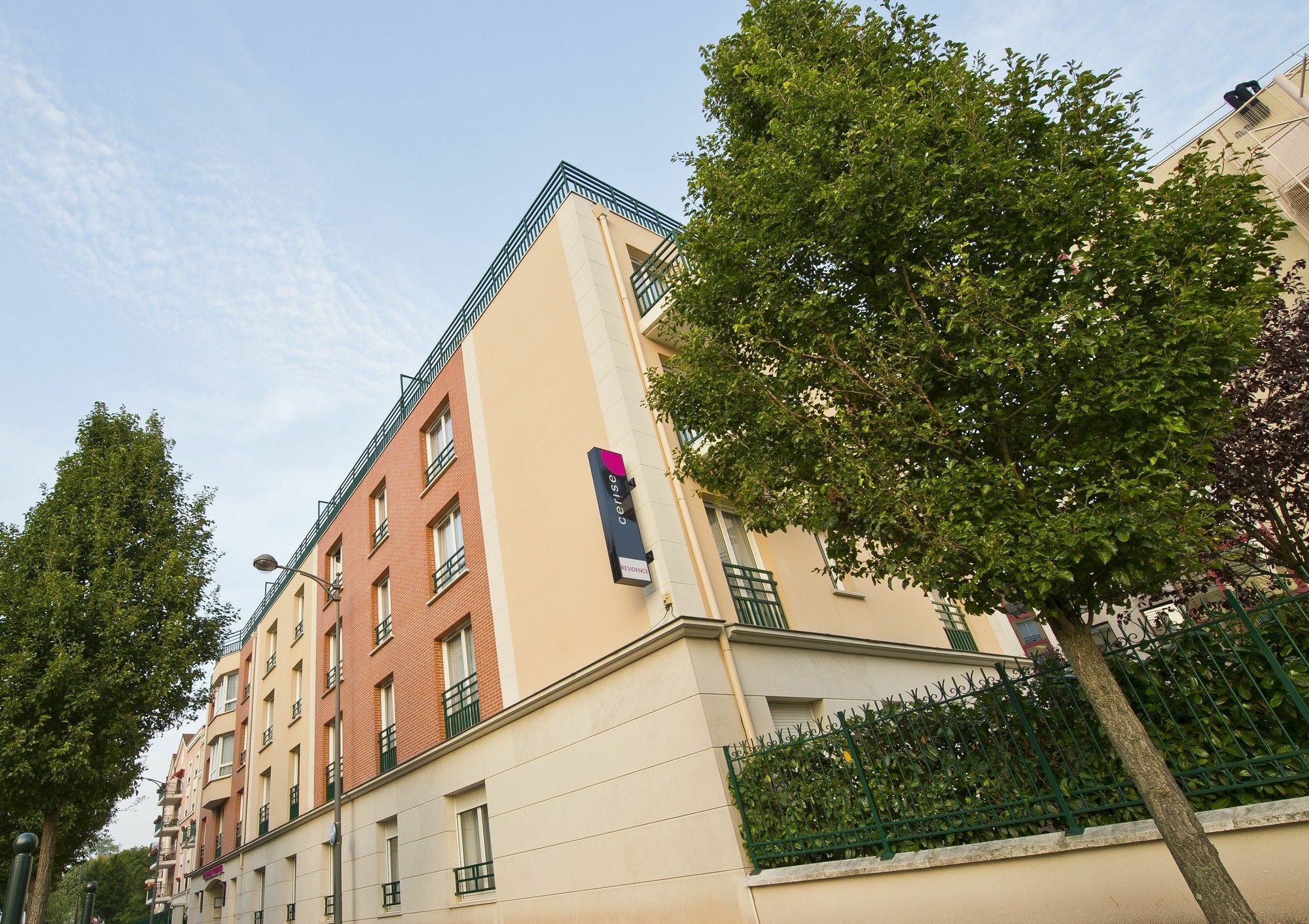 Hotel Cerise Chatou Ngoại thất bức ảnh